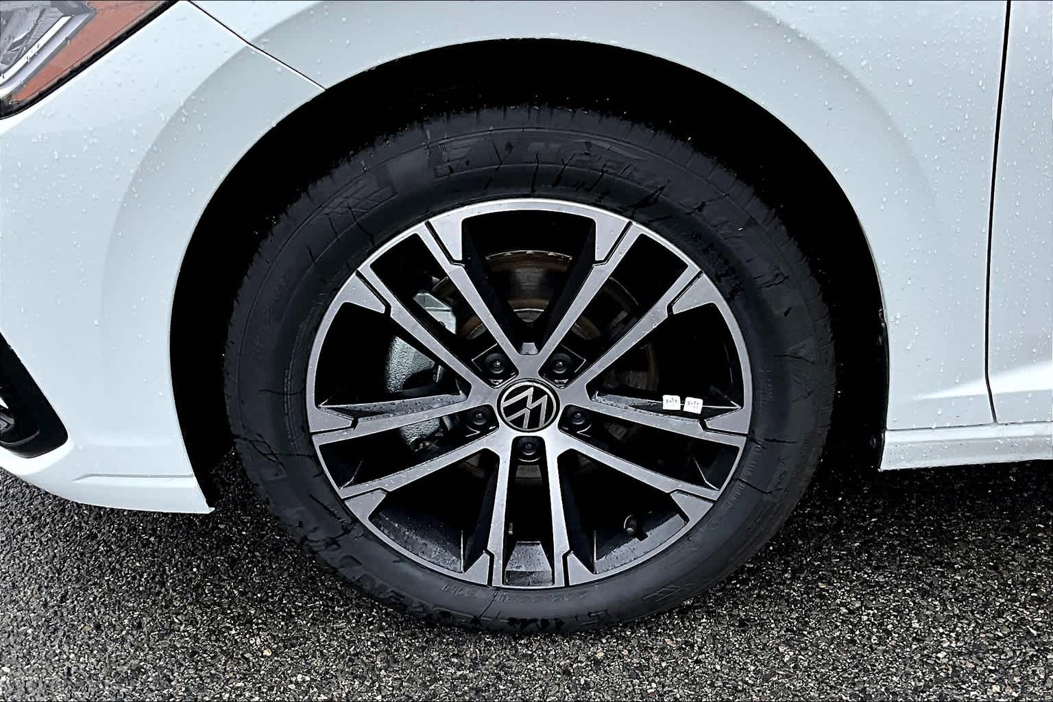 2025 Volkswagen Jetta Sport - Photo 8