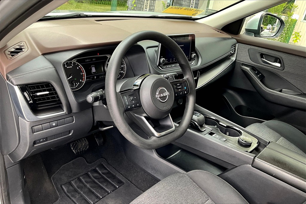 2022 Nissan Rogue SV - Photo 8