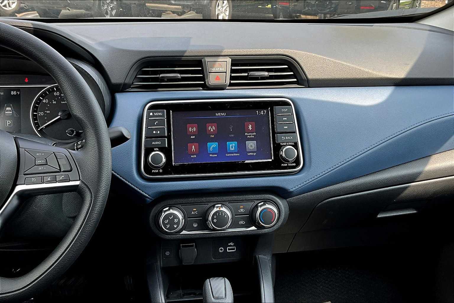 2025 Nissan Versa SV - Photo 13