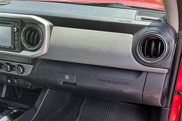 2019 Toyota Tacoma SR5 - Photo 17