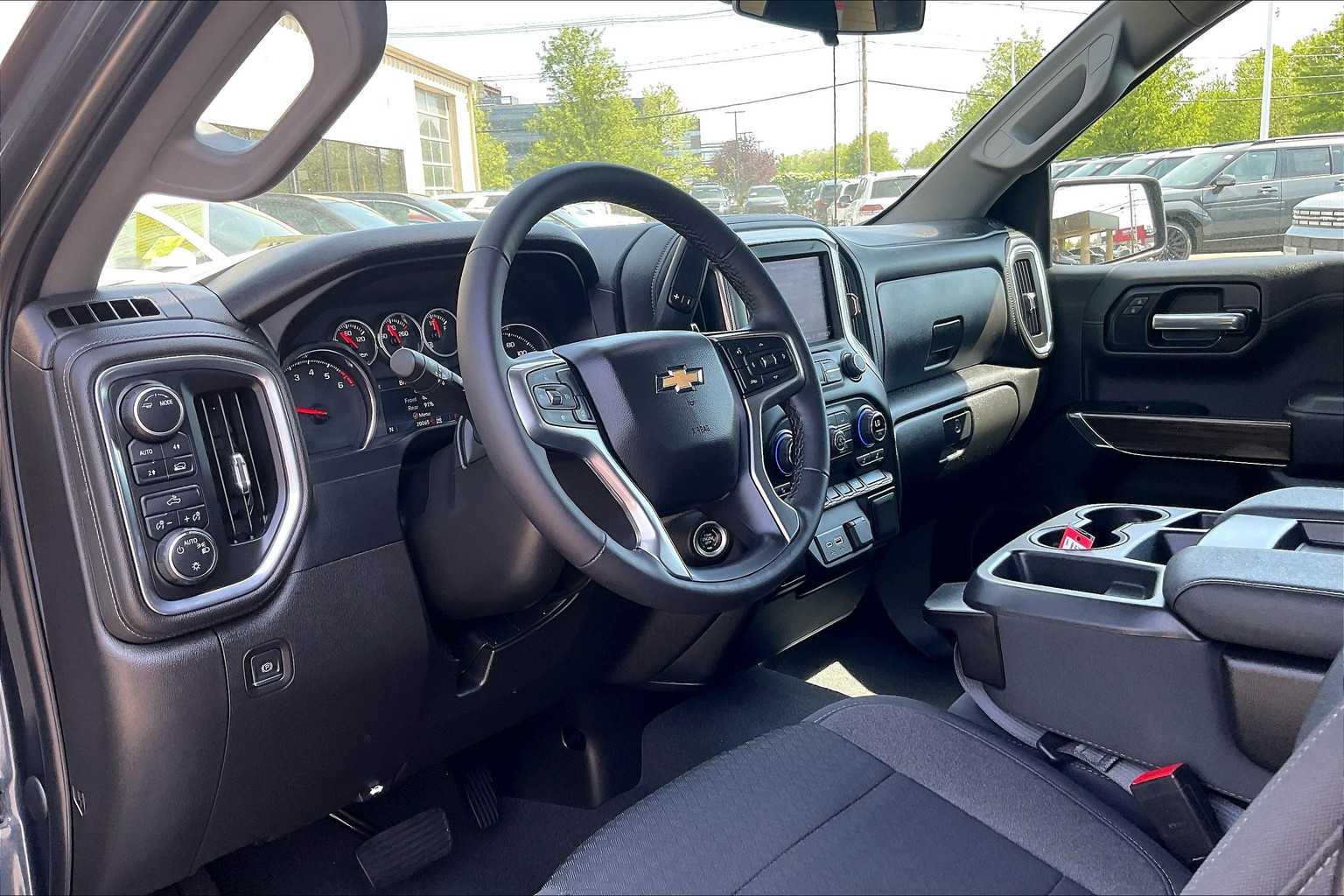 2022 Chevrolet Silverado 1500 LTD LT - Photo 8