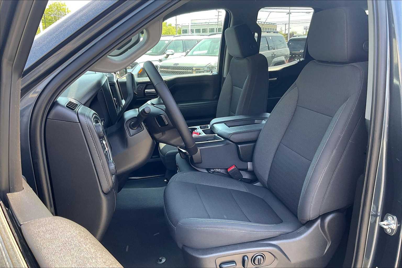 2022 Chevrolet Silverado 1500 LTD LT - Photo 10