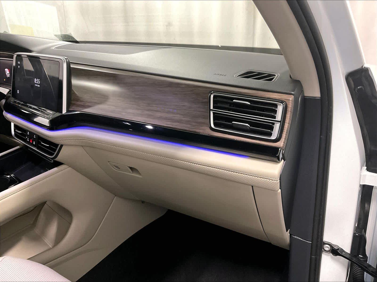 2024 Volkswagen Atlas 2.0T SEL Premium R-Line - Photo 13