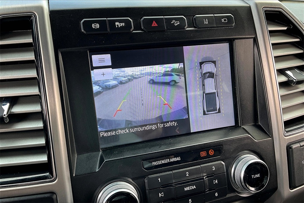 2020 Ford F-450SD Platinum - Photo 18