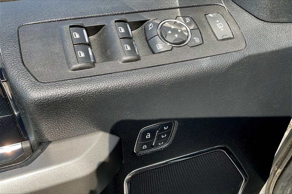 2020 Ford F-450SD Platinum - Photo 37