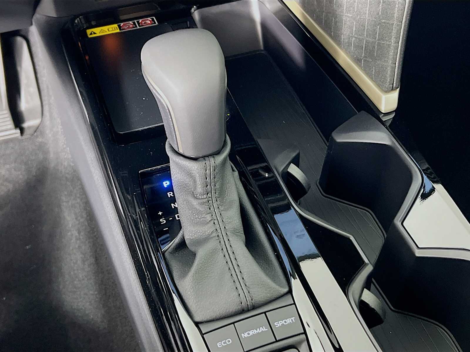 2025 Toyota Camry XLE - Photo 11