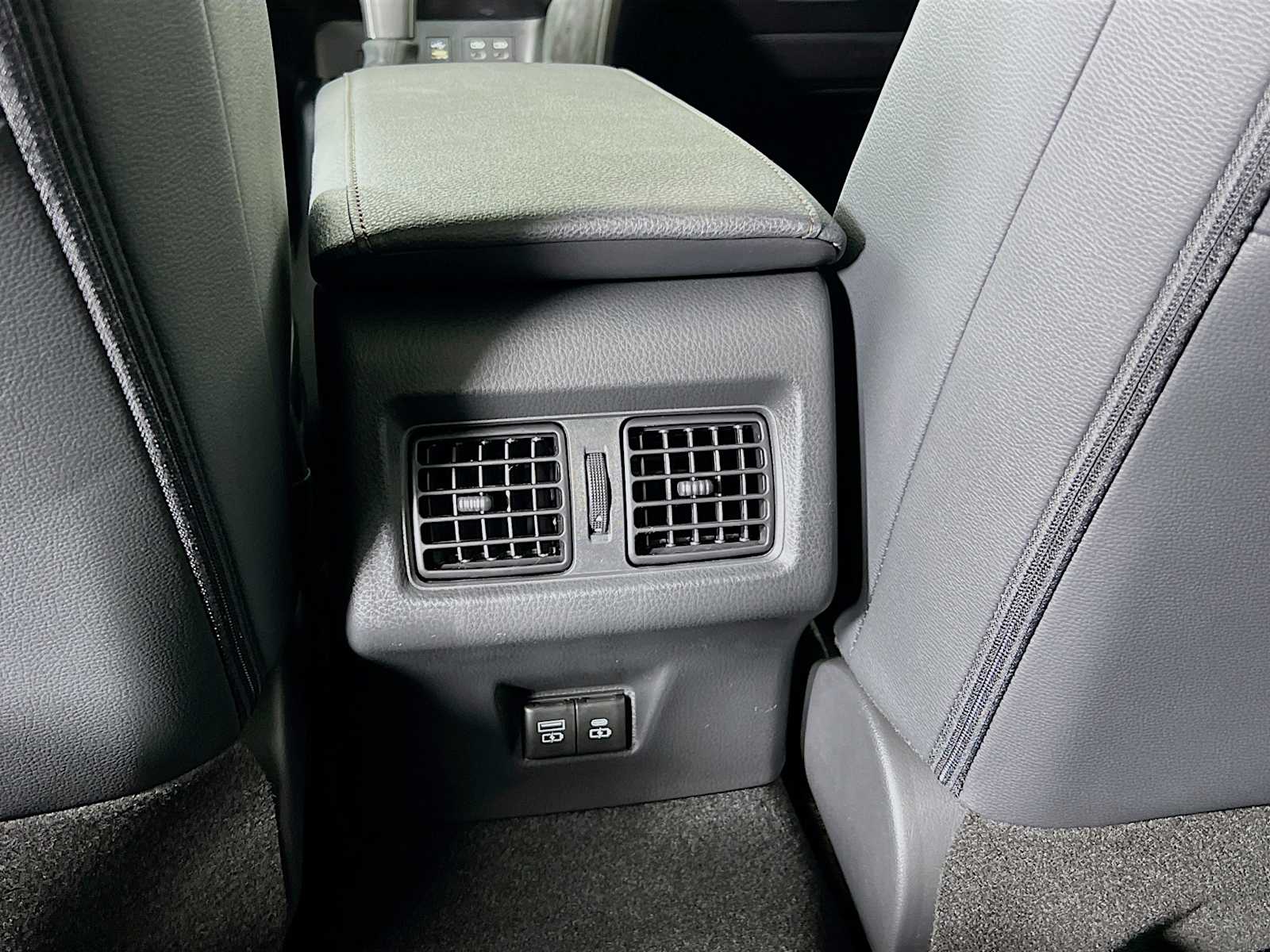 2025 Toyota Camry XLE - Photo 14