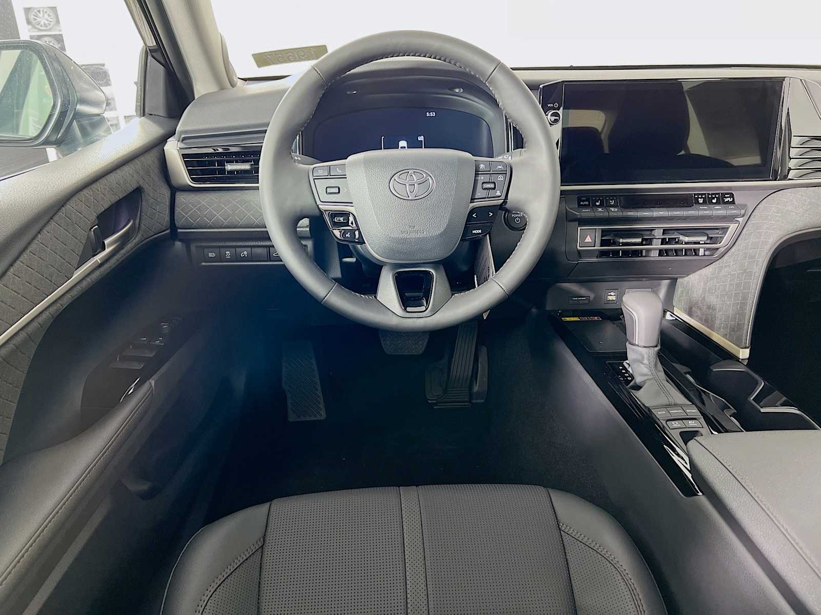2025 Toyota Camry XLE - Photo 15