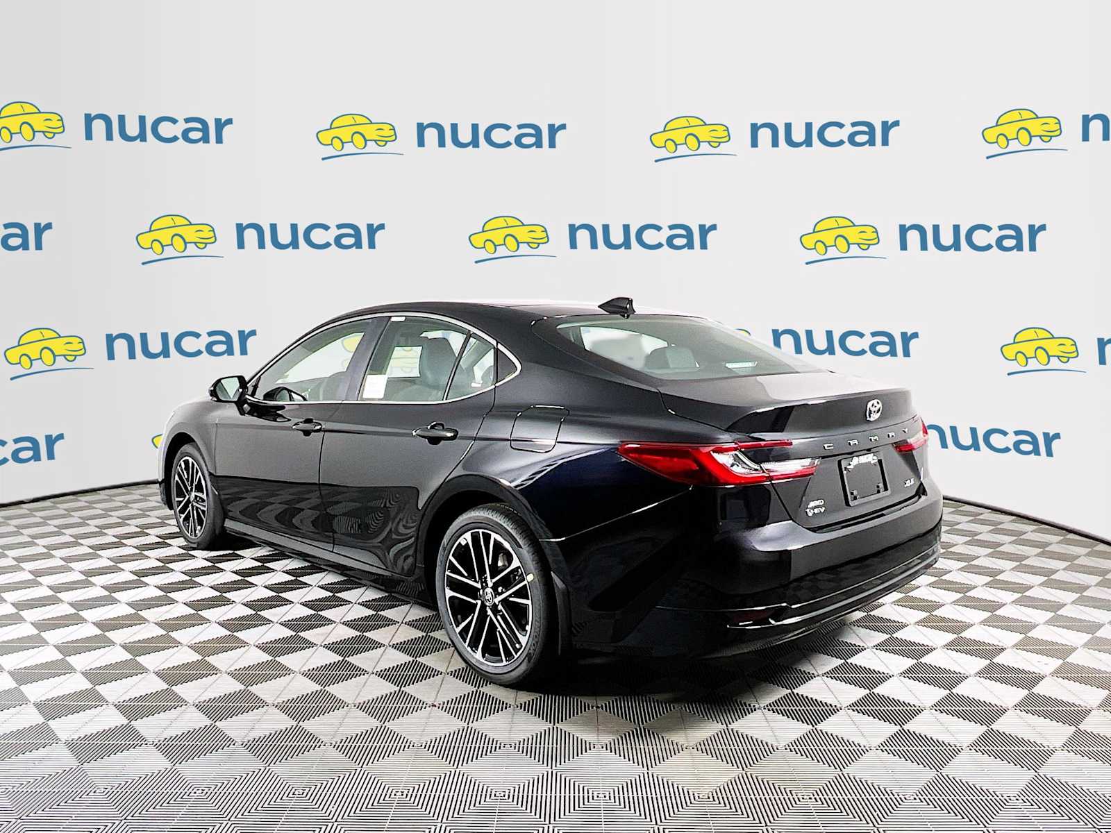 2025 Toyota Camry XLE - Photo 4