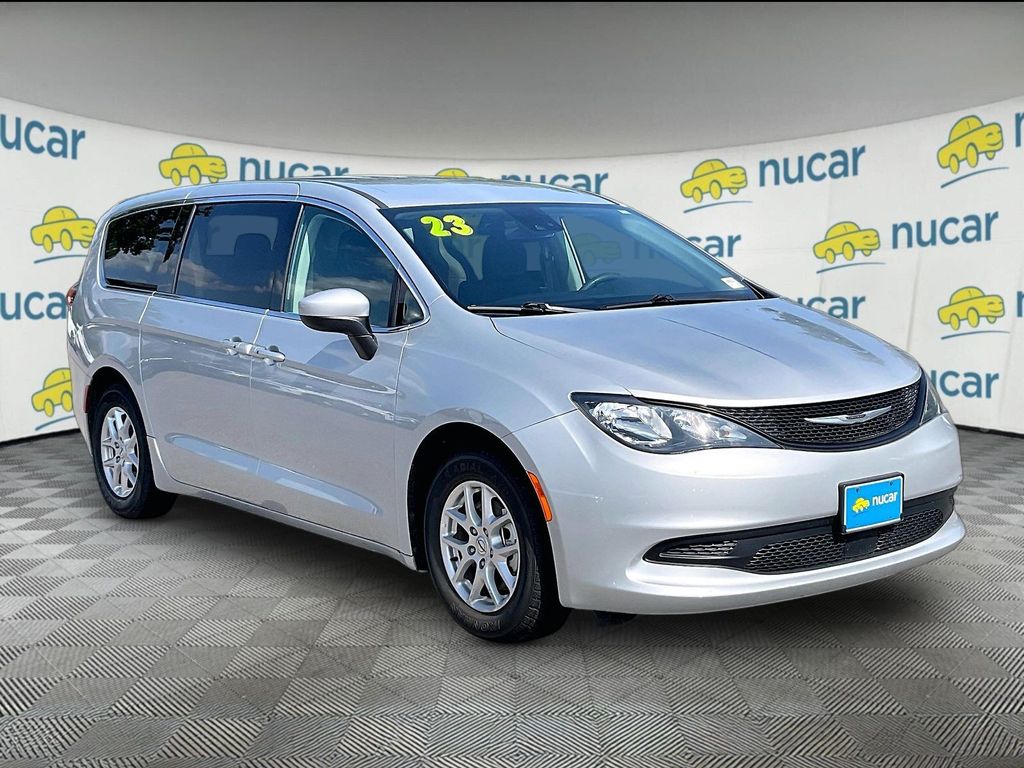 2023 Chrysler Voyager LX
