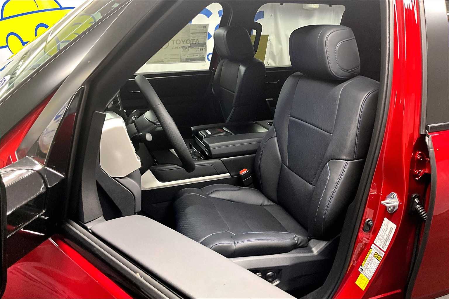 2025 Toyota Tundra Platinum - Photo 11