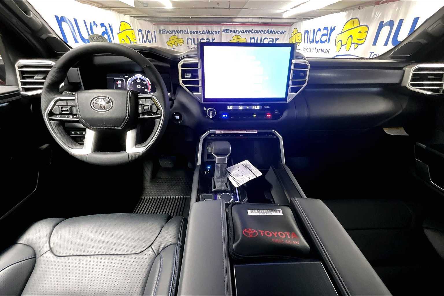2025 Toyota Tundra Platinum - Photo 12