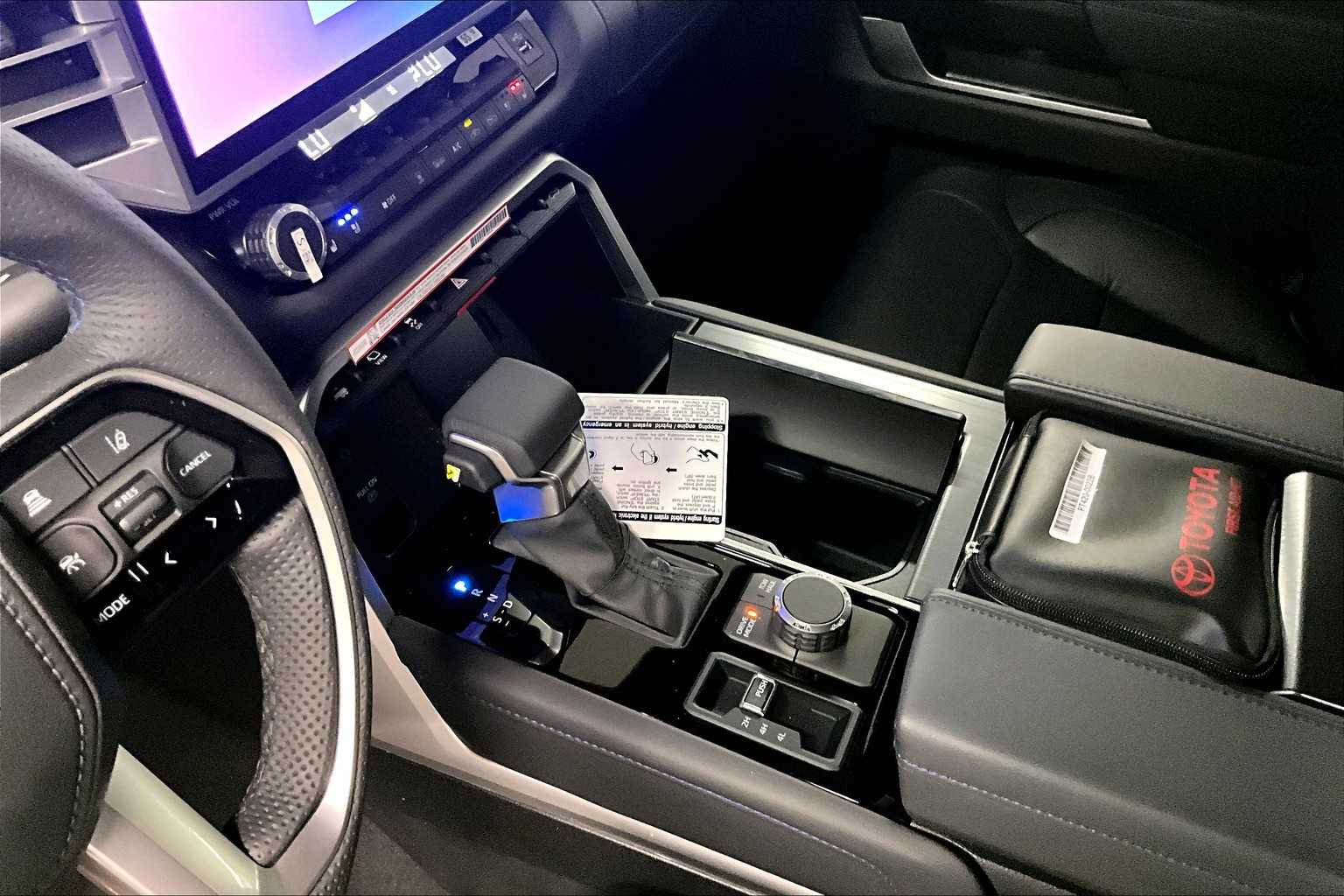 2025 Toyota Tundra Platinum - Photo 14
