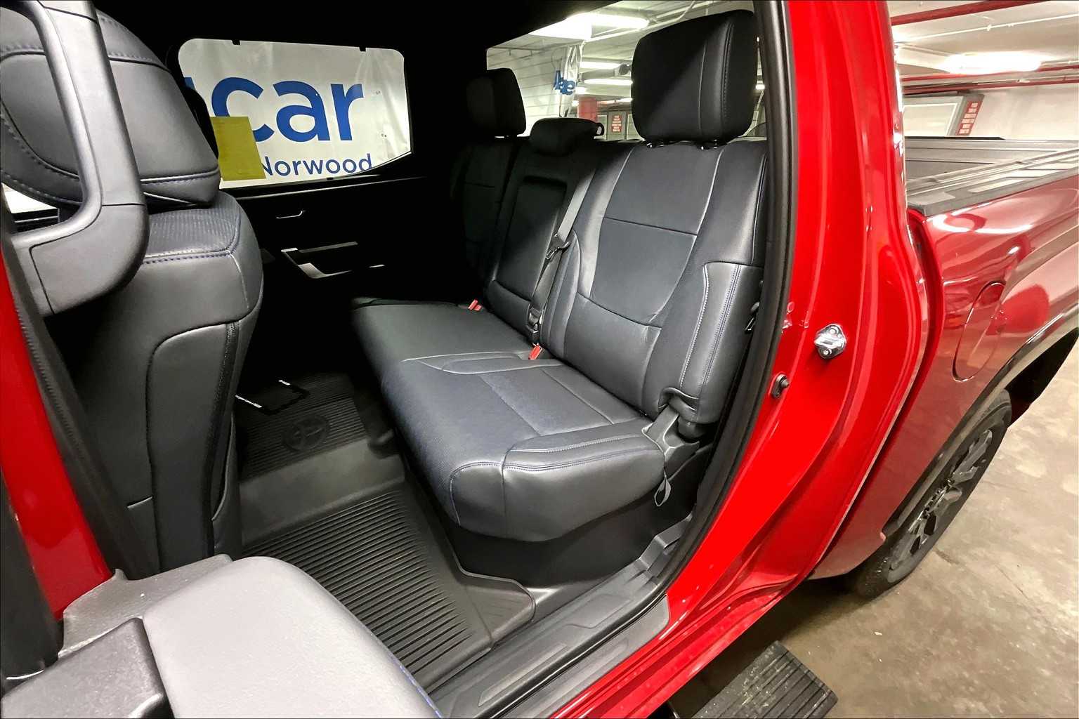 2025 Toyota Tundra Platinum - Photo 15