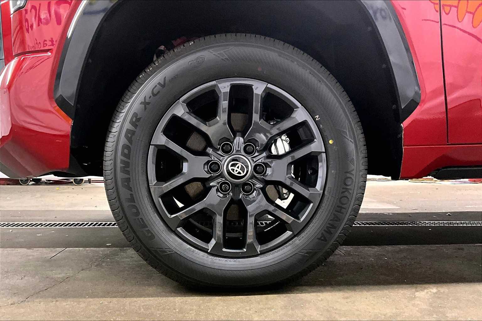 2025 Toyota Tundra Platinum - Photo 8