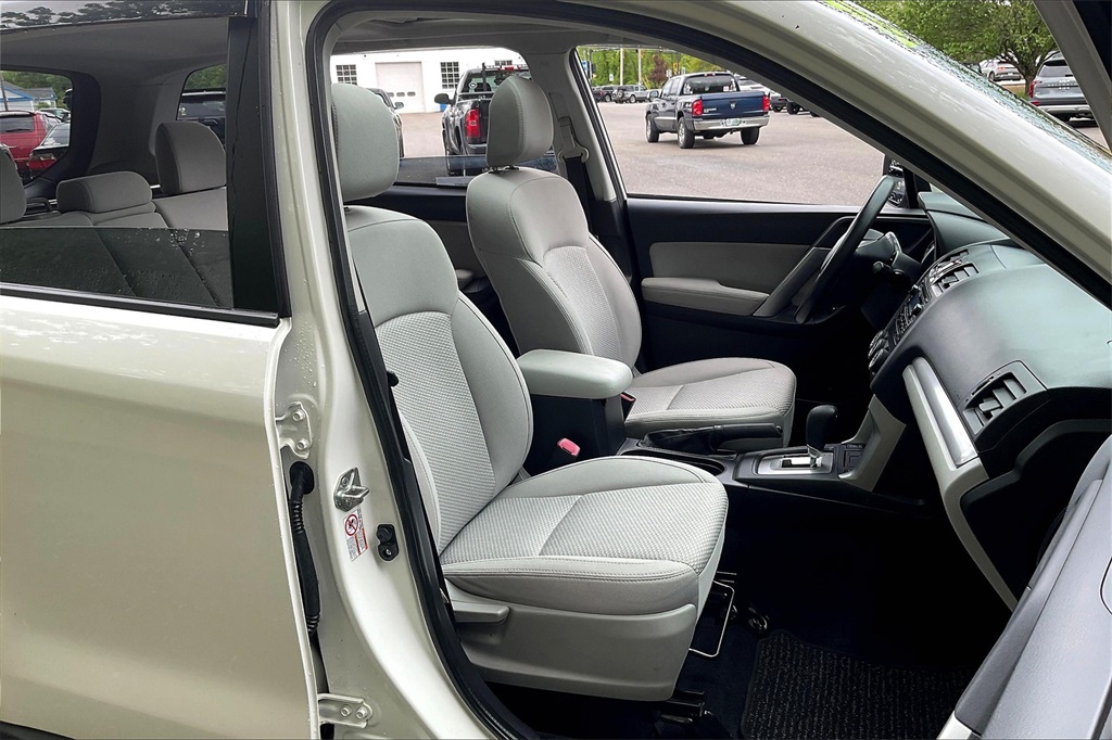 2014 Subaru Forester 2.5i Premium - Photo 11