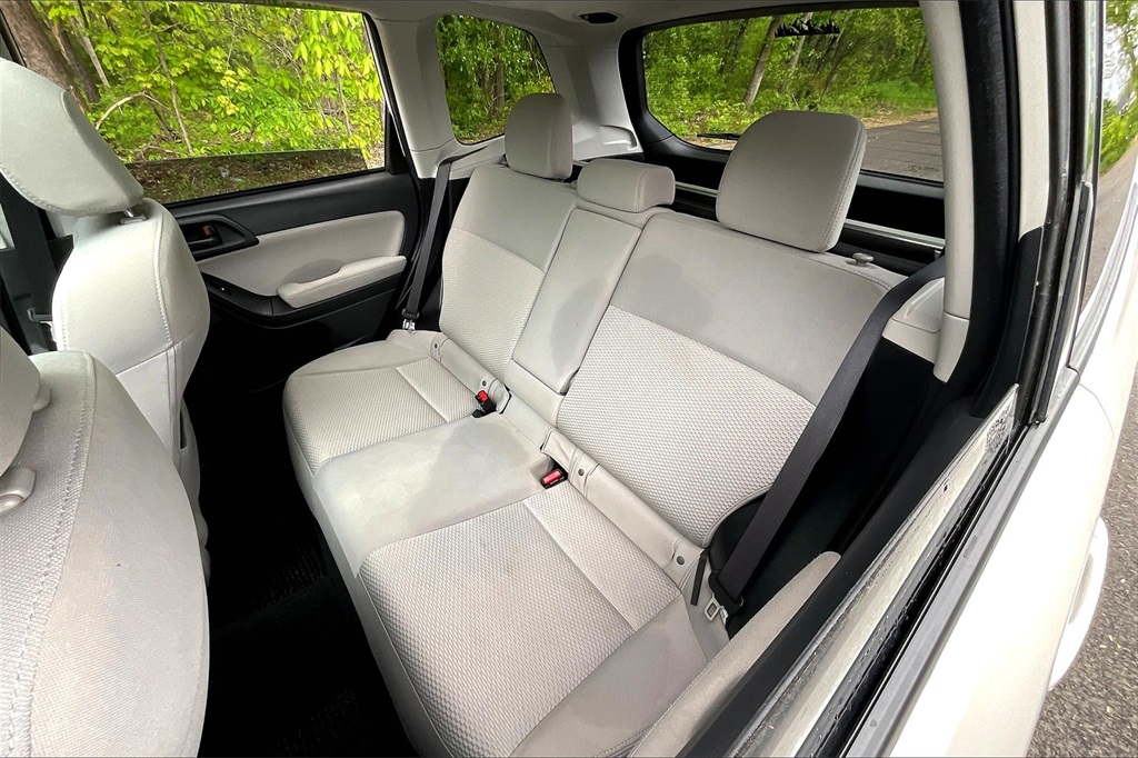 2014 Subaru Forester 2.5i Premium - Photo 24