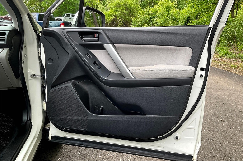 2014 Subaru Forester 2.5i Premium - Photo 25