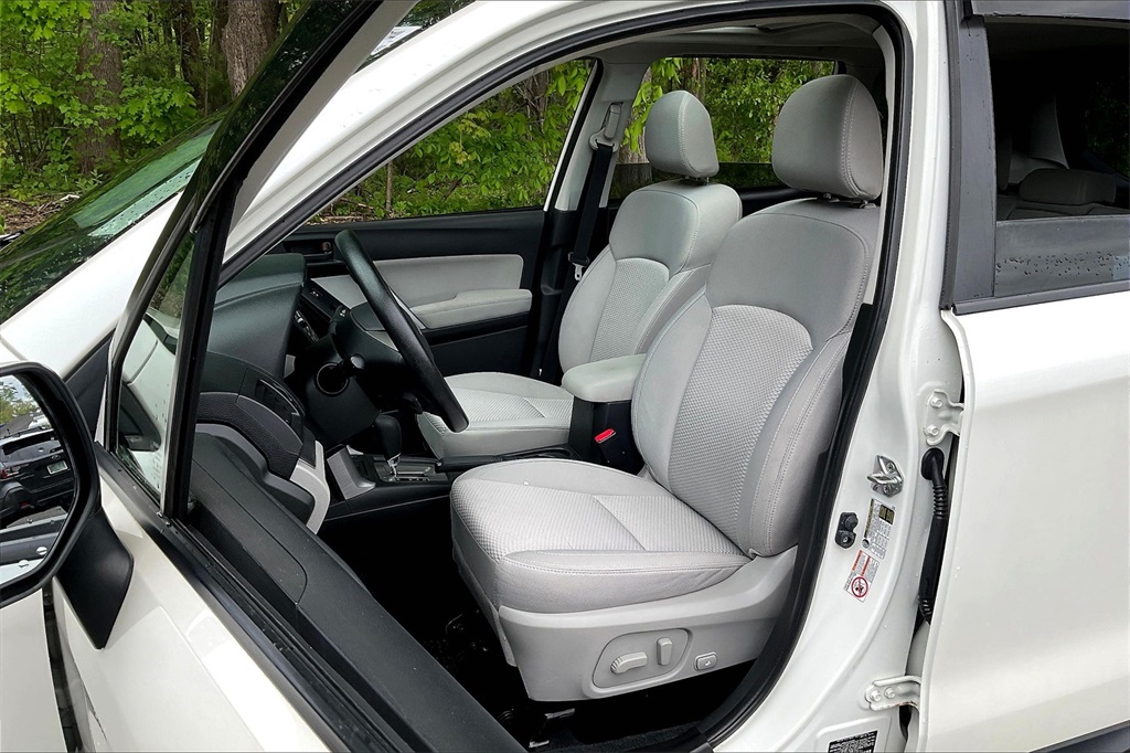 2014 Subaru Forester 2.5i Premium - Photo 10