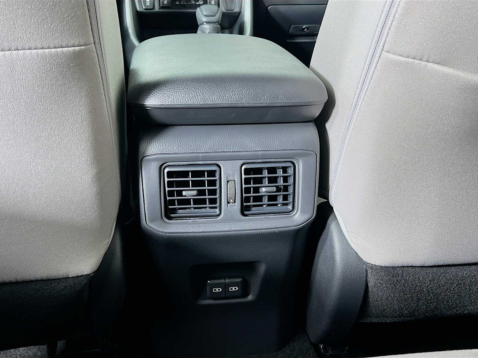 2025 Toyota RAV4 Hybrid XLE - Photo 14