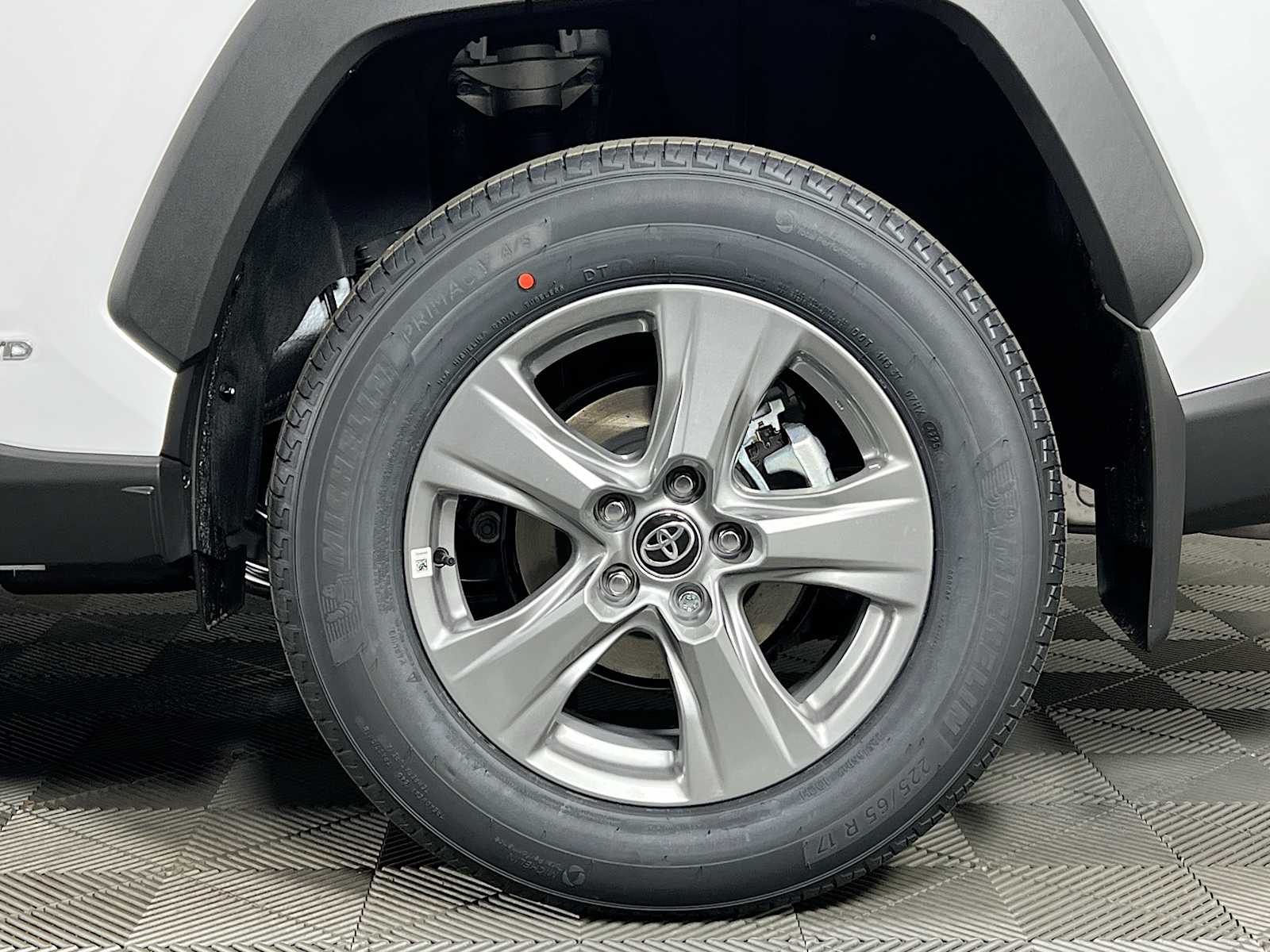 2025 Toyota RAV4 Hybrid XLE - Photo 19