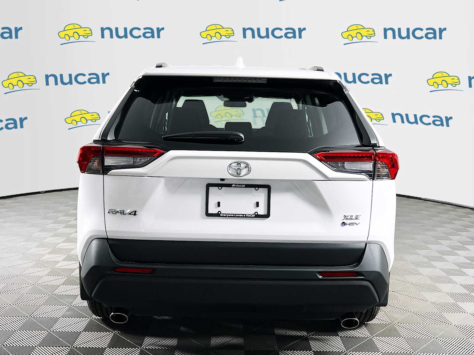 2025 Toyota RAV4 Hybrid XLE - Photo 5