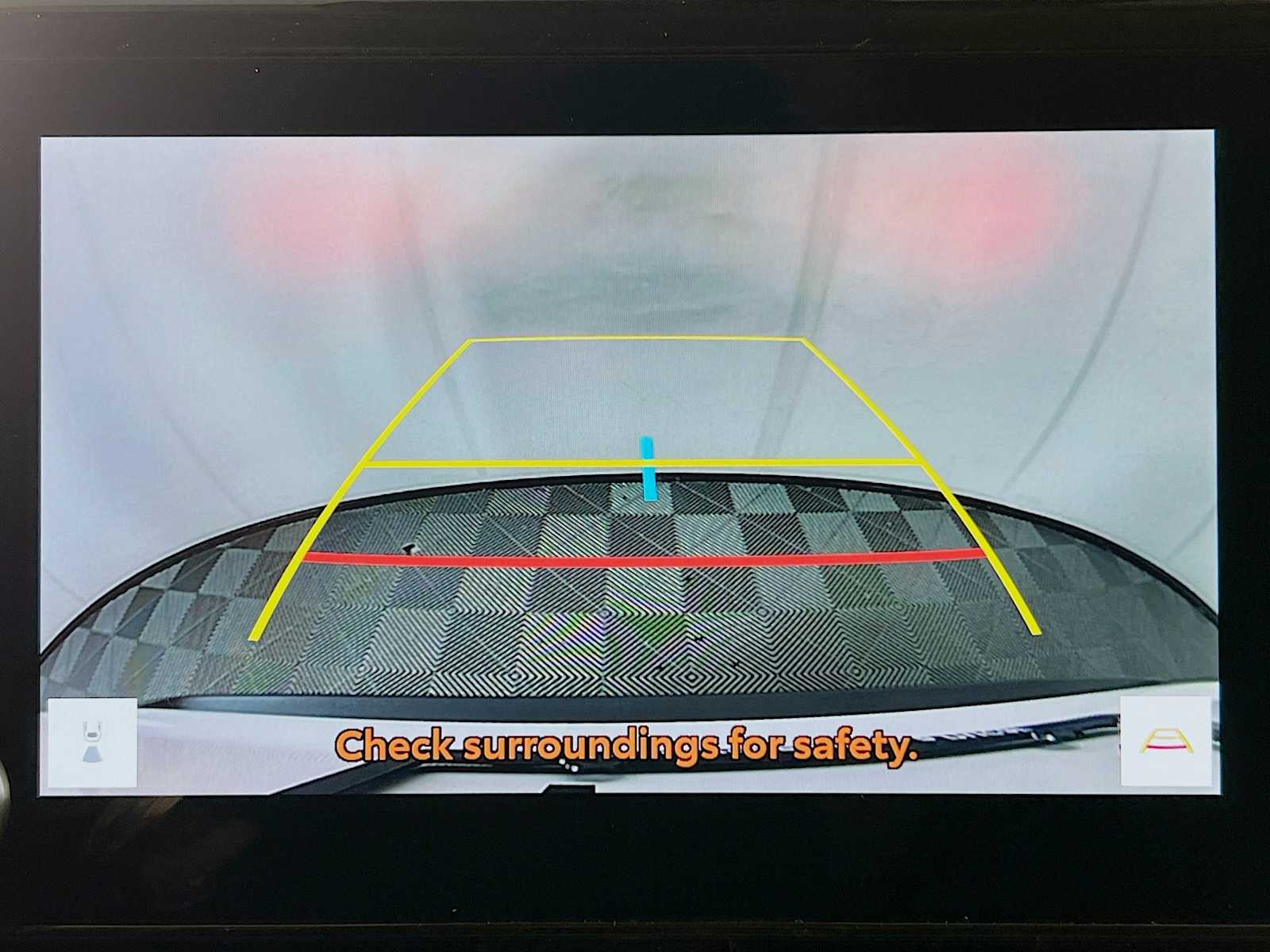 2025 Toyota RAV4 Hybrid XLE - Photo 9