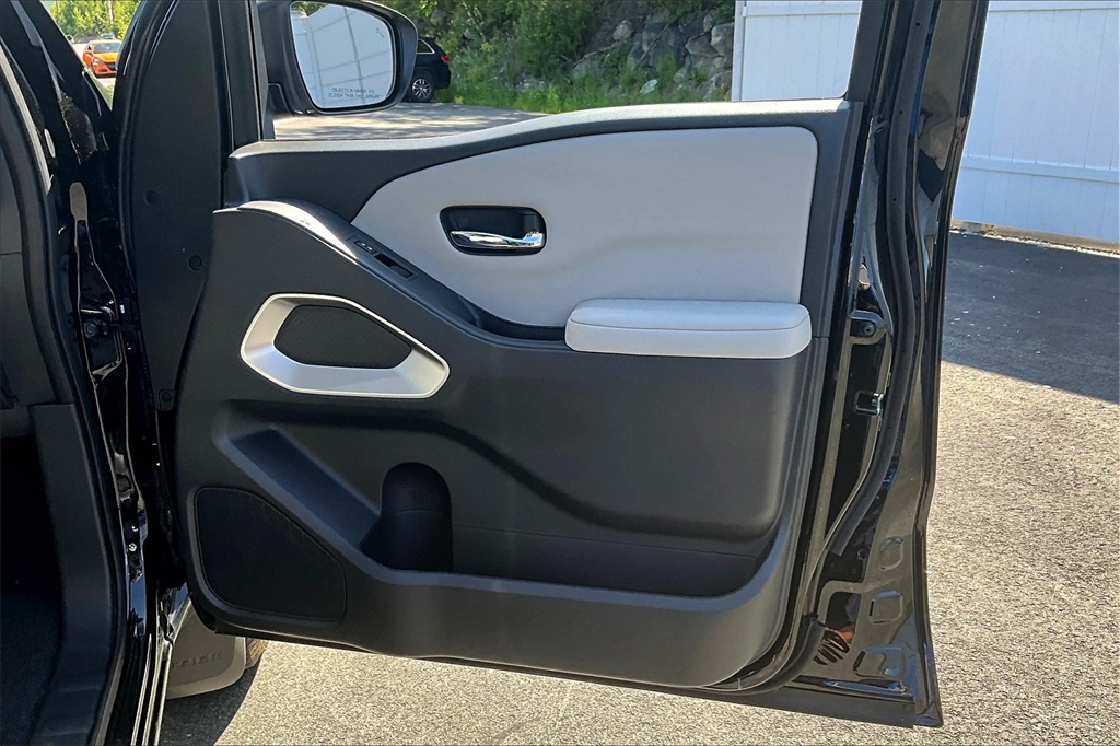 2025 Nissan Frontier SV Kingcab - Photo 12