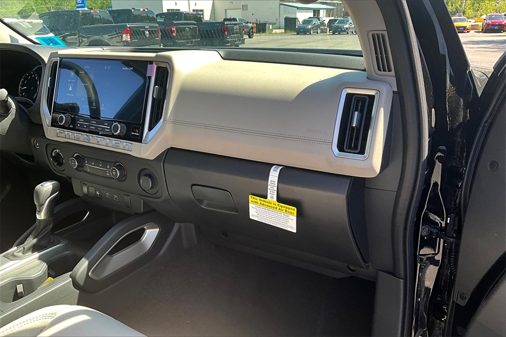 2025 Nissan Frontier SV Kingcab - Photo 13