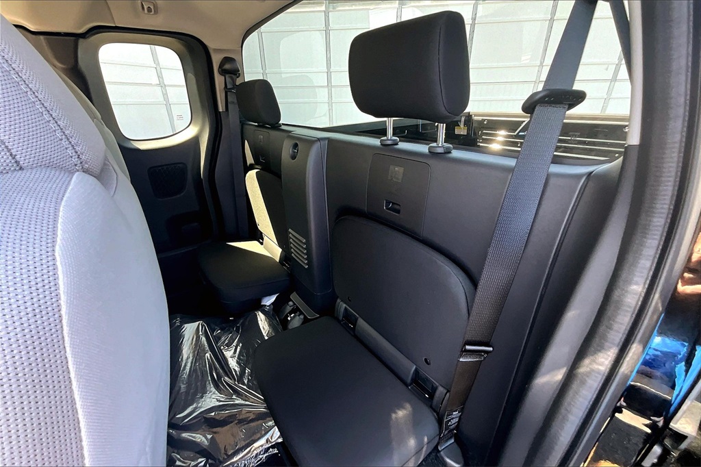 2025 Nissan Frontier SV Kingcab - Photo 15
