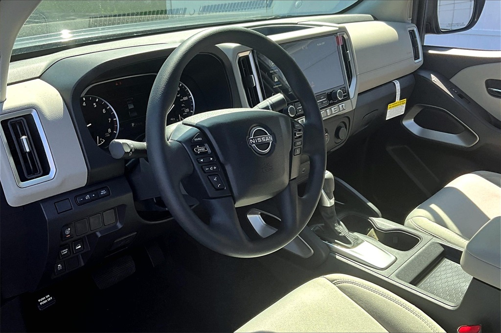 2025 Nissan Frontier SV Kingcab - Photo 8