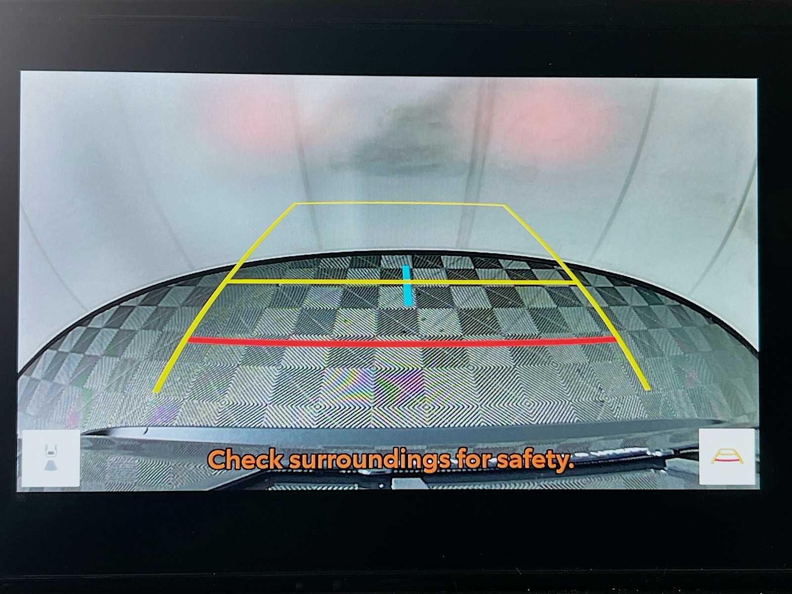 2025 Toyota RAV4 XLE - Photo 9