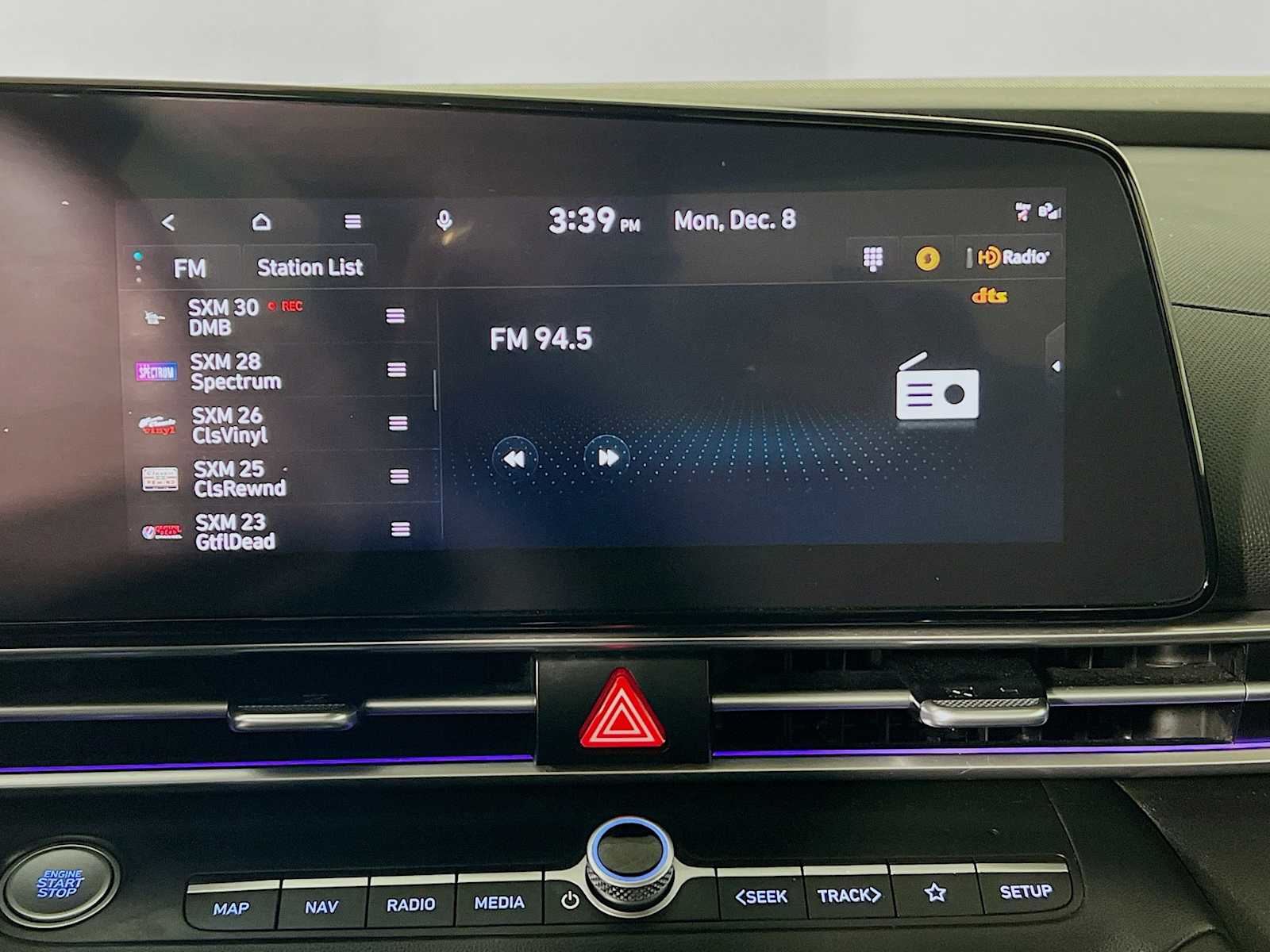 2023 Hyundai Elantra Limited - Photo 15