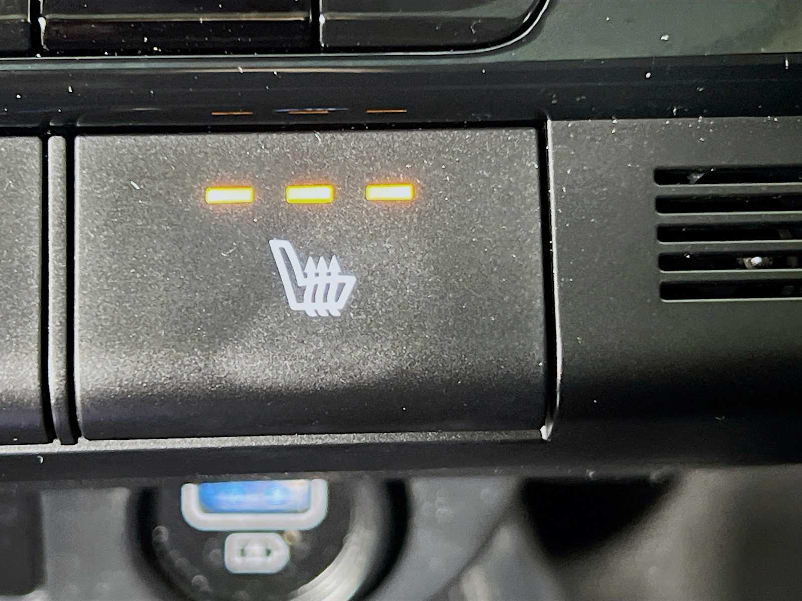 2023 Hyundai Elantra Limited - Photo 21