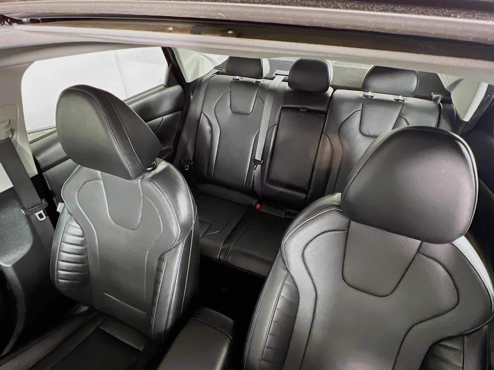 2023 Hyundai Elantra Limited - Photo 23