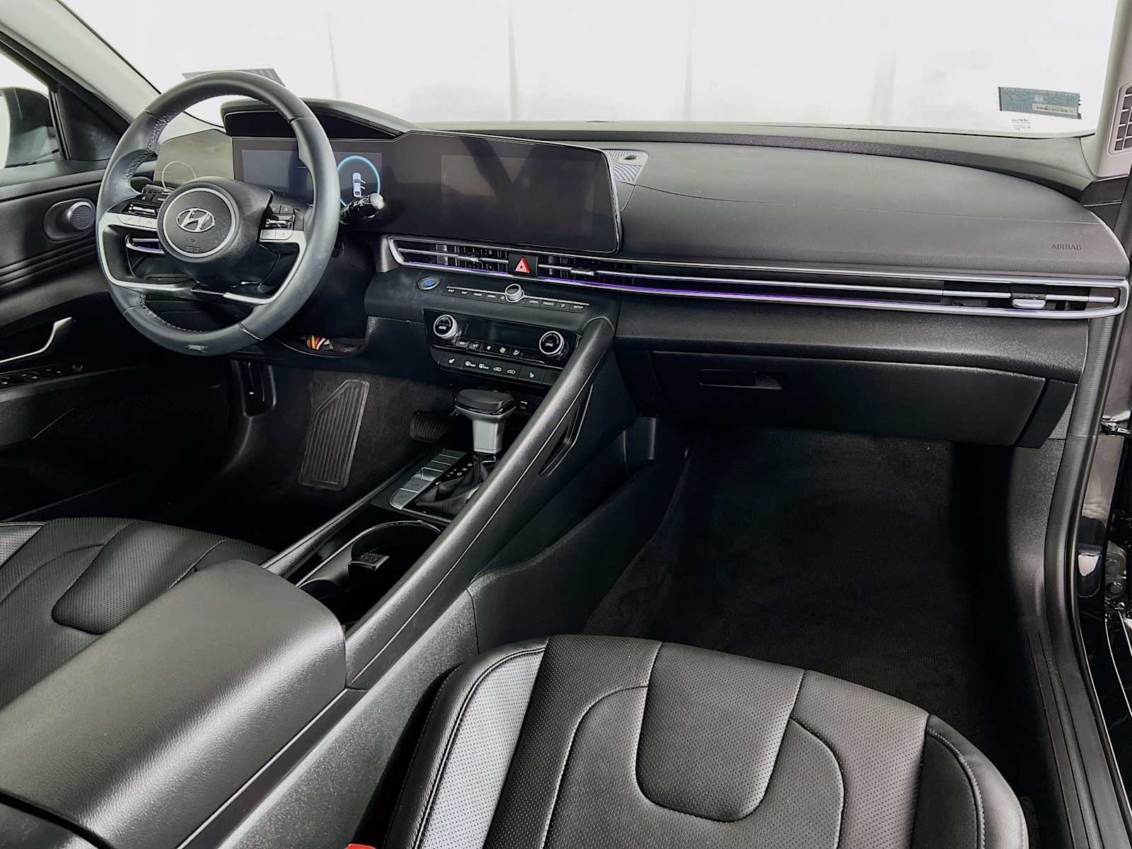 2023 Hyundai Elantra Limited - Photo 30