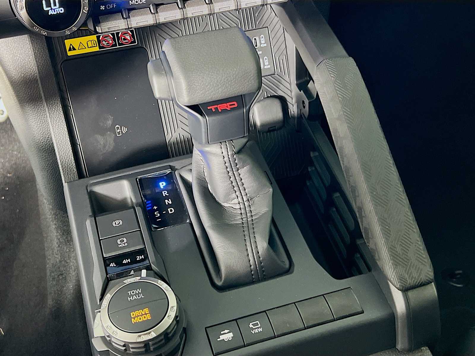 2025 Toyota Tacoma TRD Sport Hybrid - Photo 11