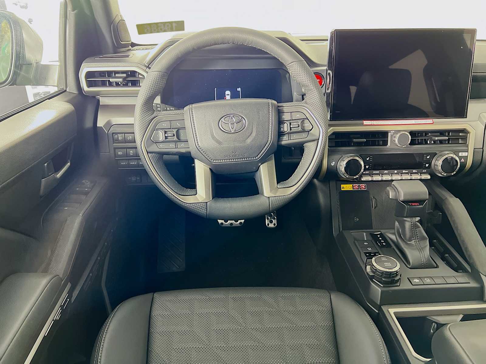 2025 Toyota Tacoma TRD Sport Hybrid - Photo 14