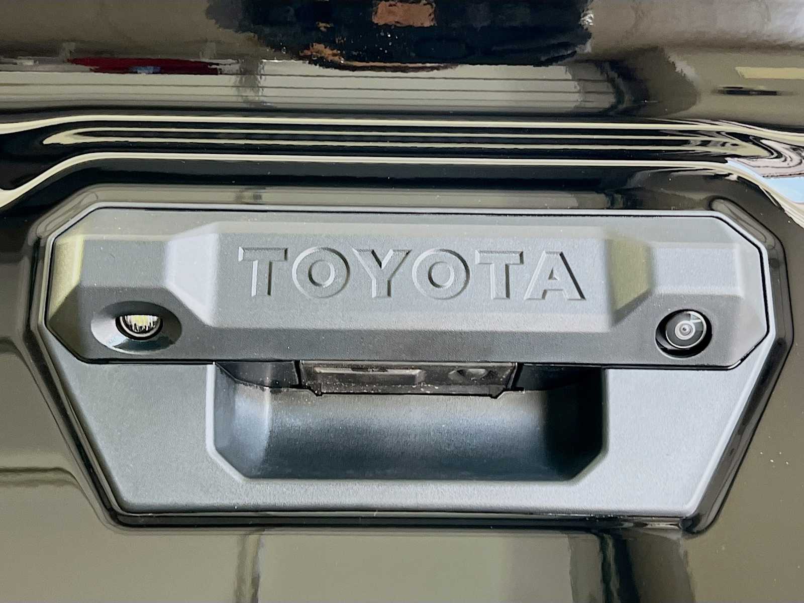 2025 Toyota Tacoma TRD Sport Hybrid - Photo 17