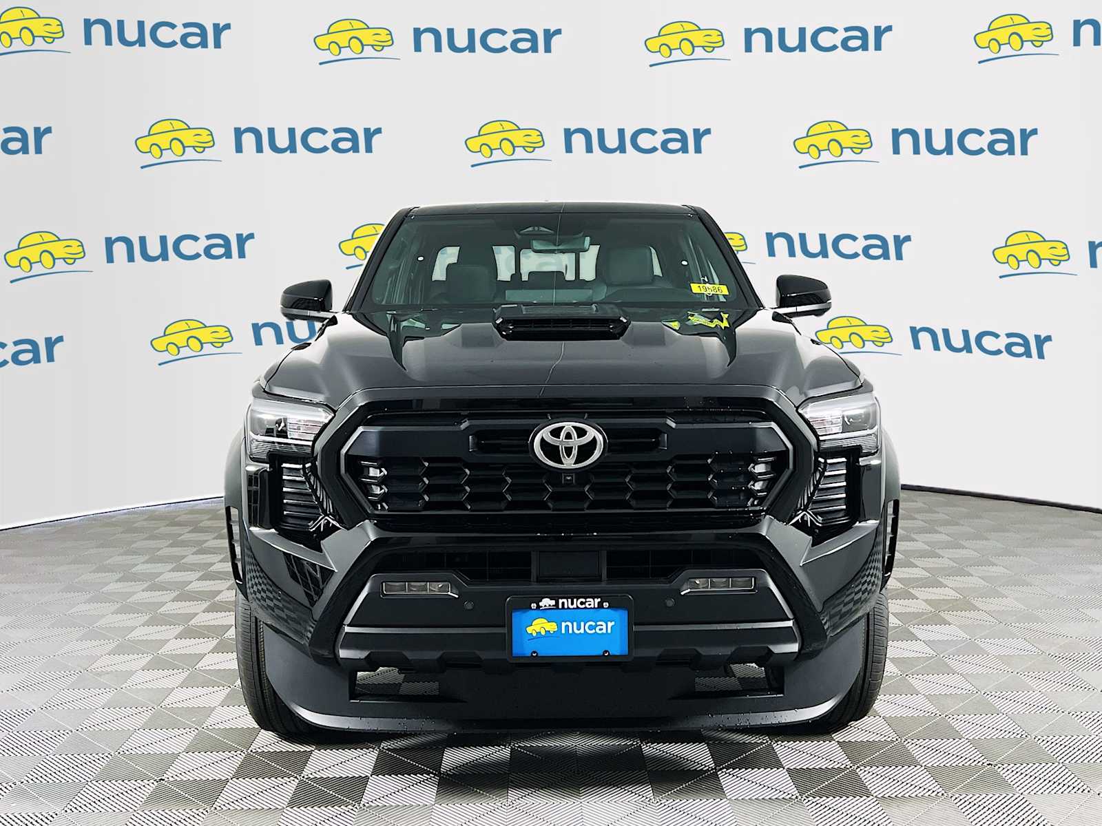 2025 Toyota Tacoma TRD Sport Hybrid - Photo 2