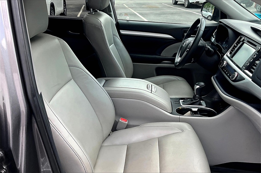 2019 Toyota Highlander AWD - Photo 11