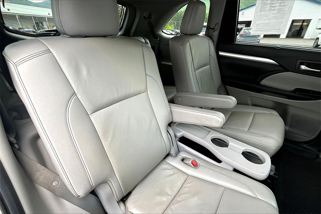 2019 Toyota Highlander AWD - Photo 16