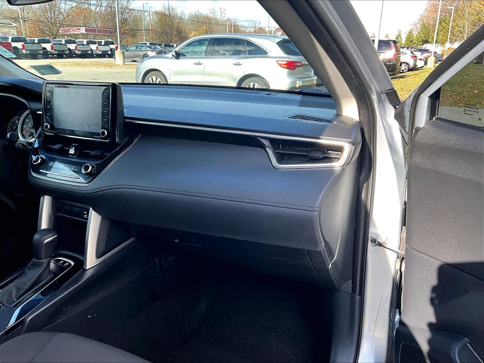 2022 Toyota Corolla Cross LE - Photo 13