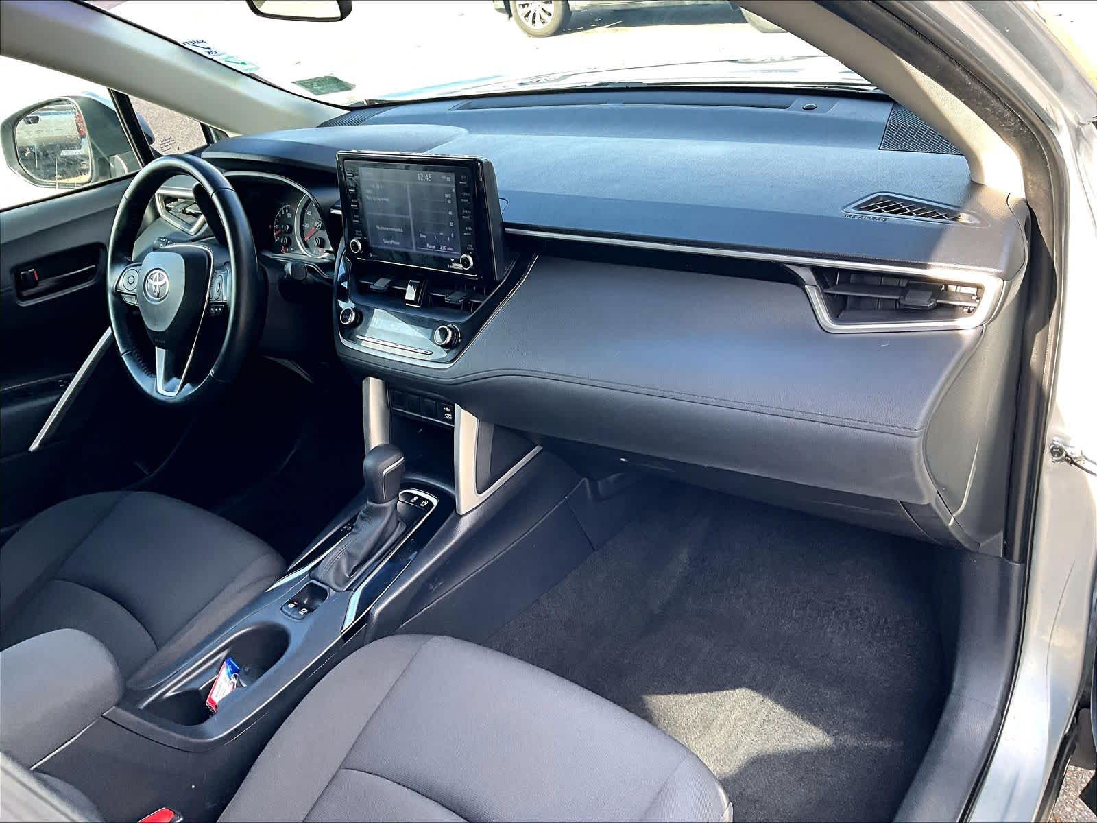 2022 Toyota Corolla Cross LE - Photo 14