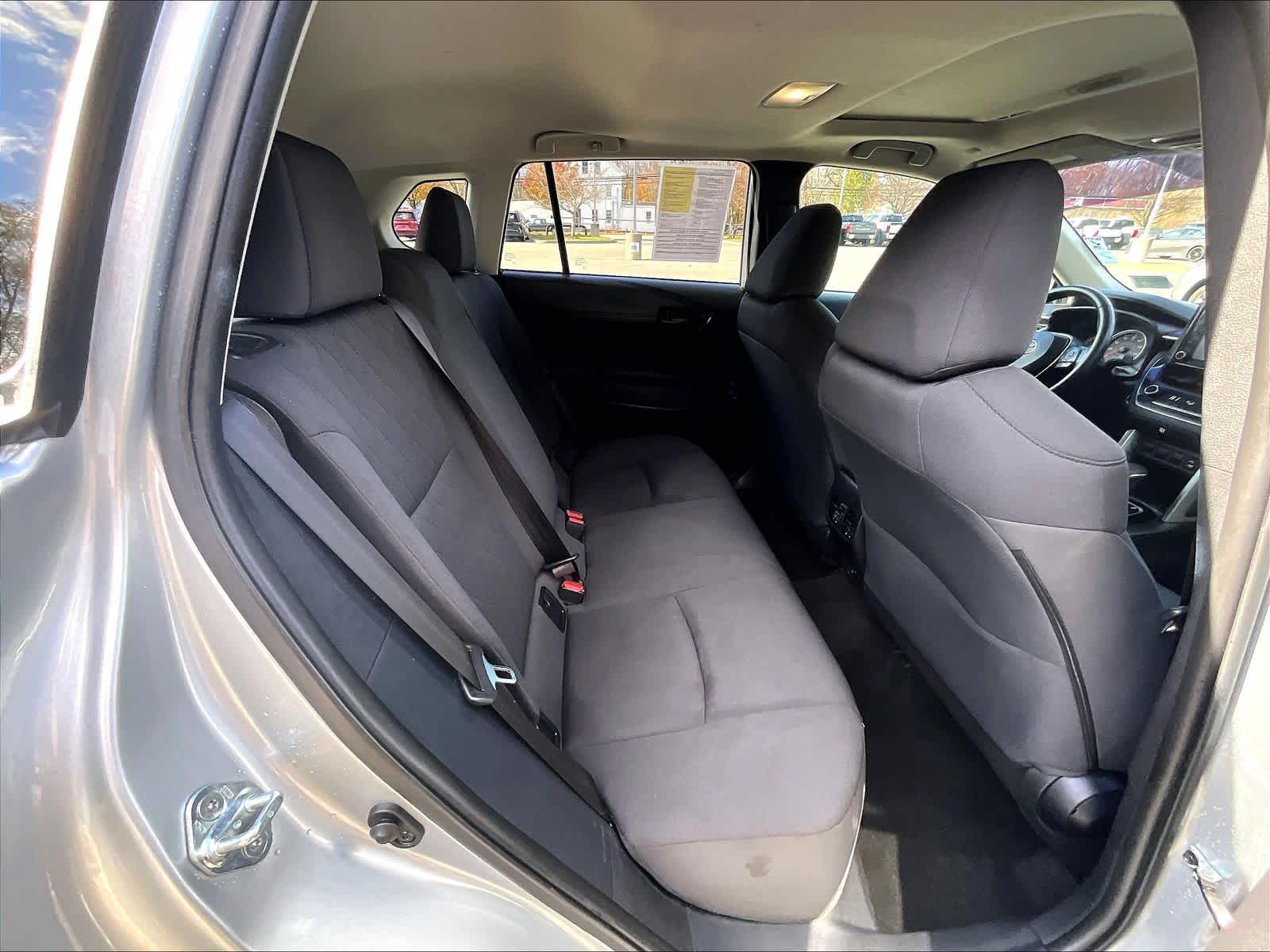 2022 Toyota Corolla Cross LE - Photo 16