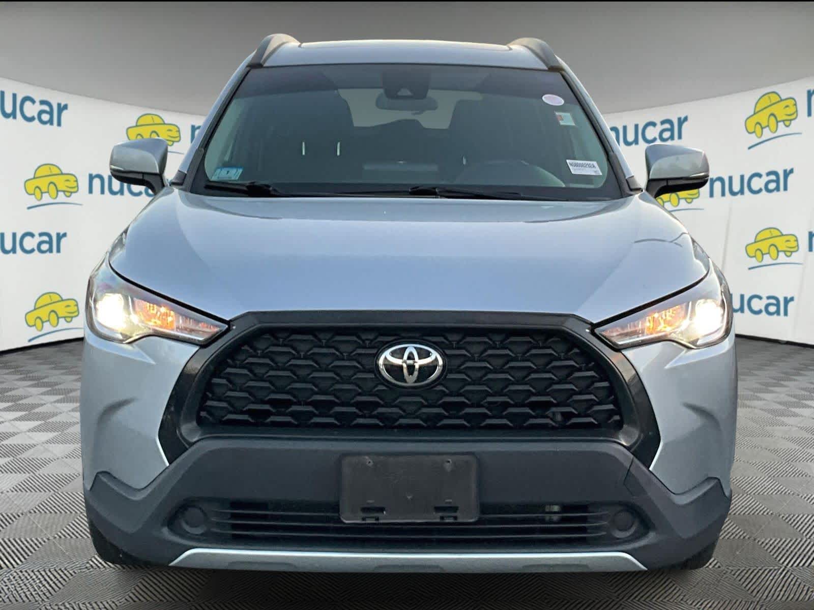 2022 Toyota Corolla Cross LE - Photo 2