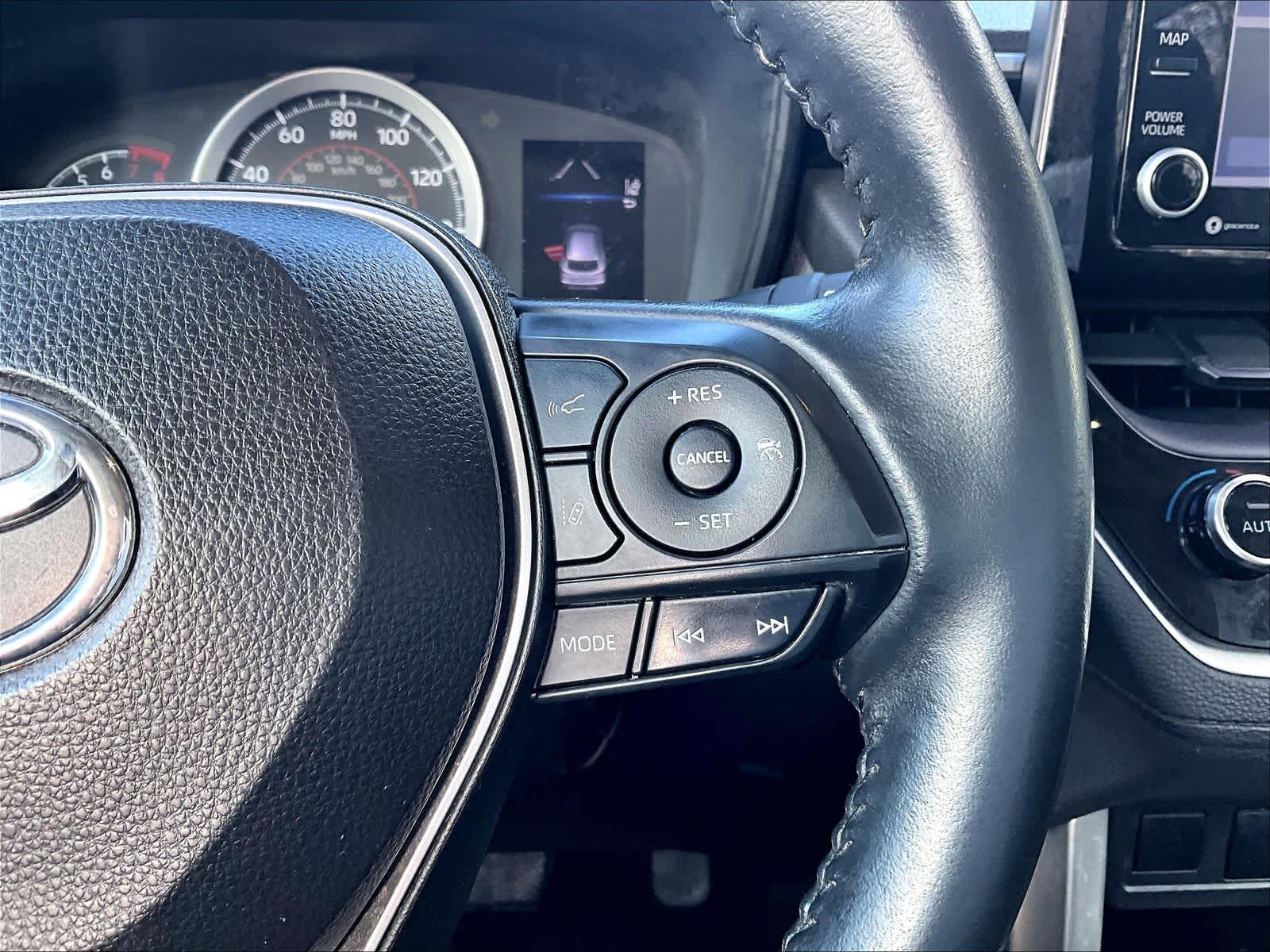 2022 Toyota Corolla Cross LE - Photo 24