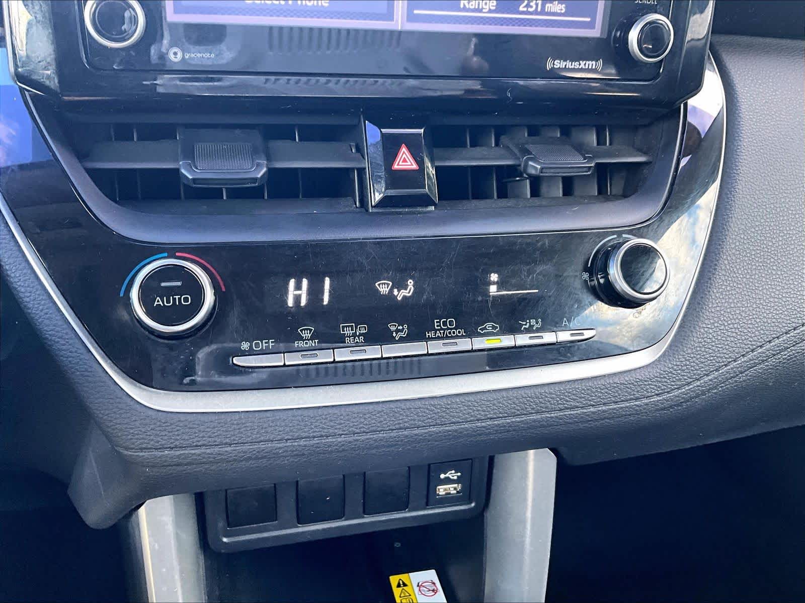 2022 Toyota Corolla Cross LE - Photo 26