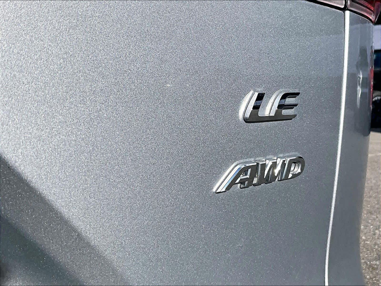 2022 Toyota Corolla Cross LE - Photo 29