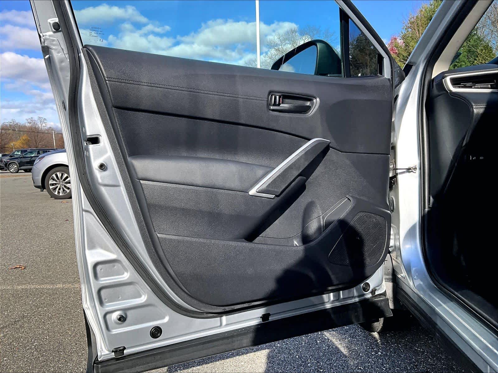 2022 Toyota Corolla Cross LE - Photo 9